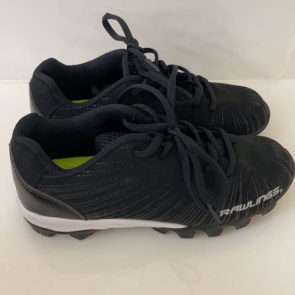 Rawlings Soccer shoes. Youth/boys size 2. - Picture 4 of 7